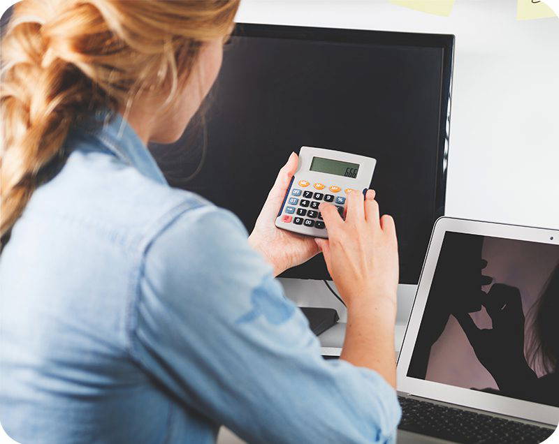 woman-using-calculator